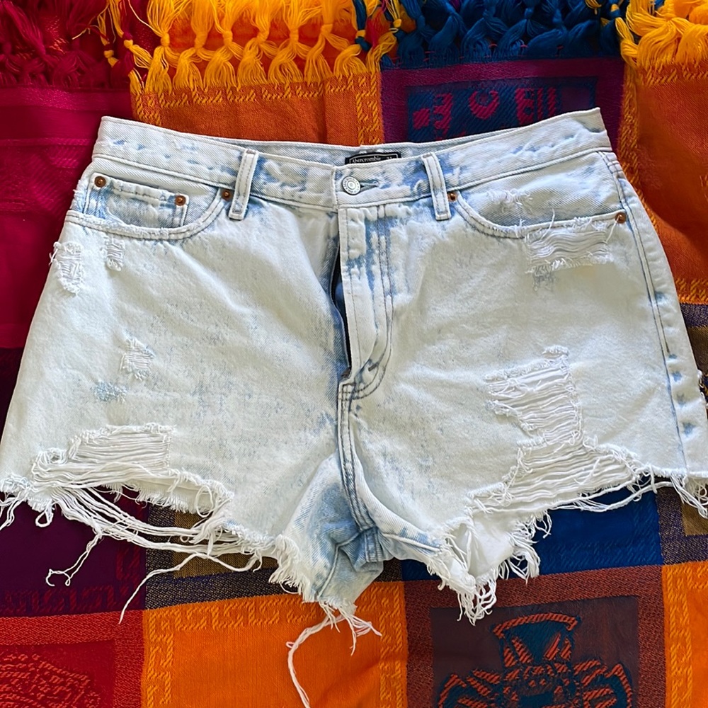 Abercrombie & Fitch | Acid Washed & Distressed Denim Short | Size 12/31